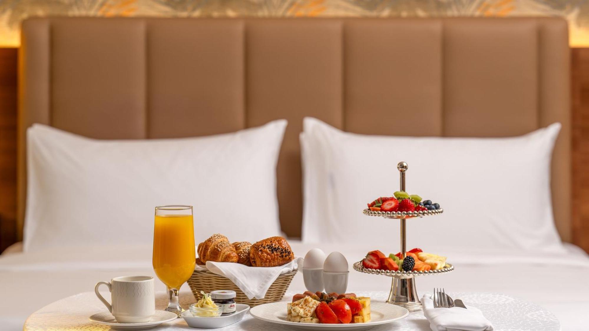 Carlton Al Moaibed Hotel Даммам Екстер'єр фото Room service