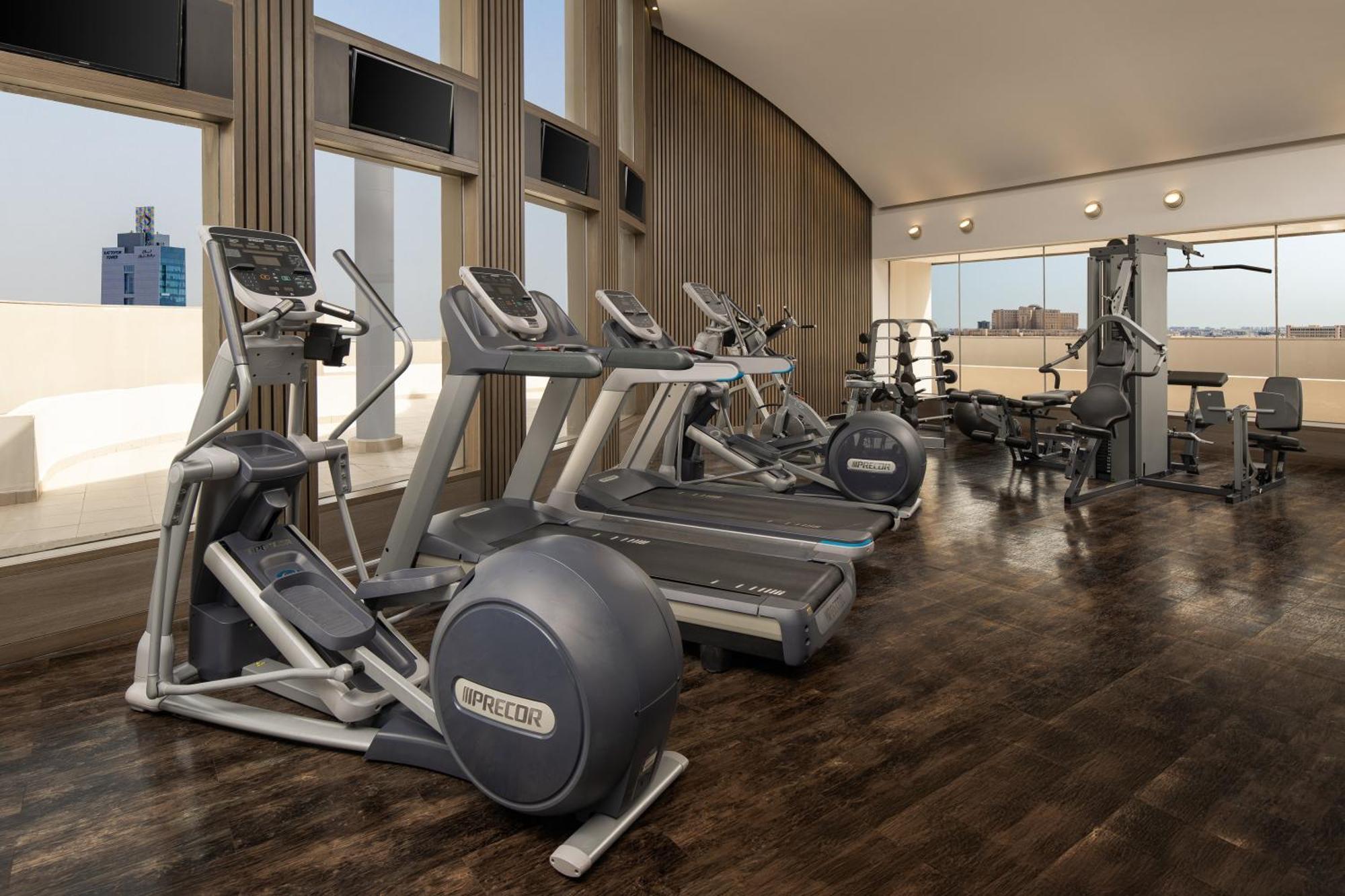 Carlton Al Moaibed Hotel Даммам Екстер'єр фото A typical gym