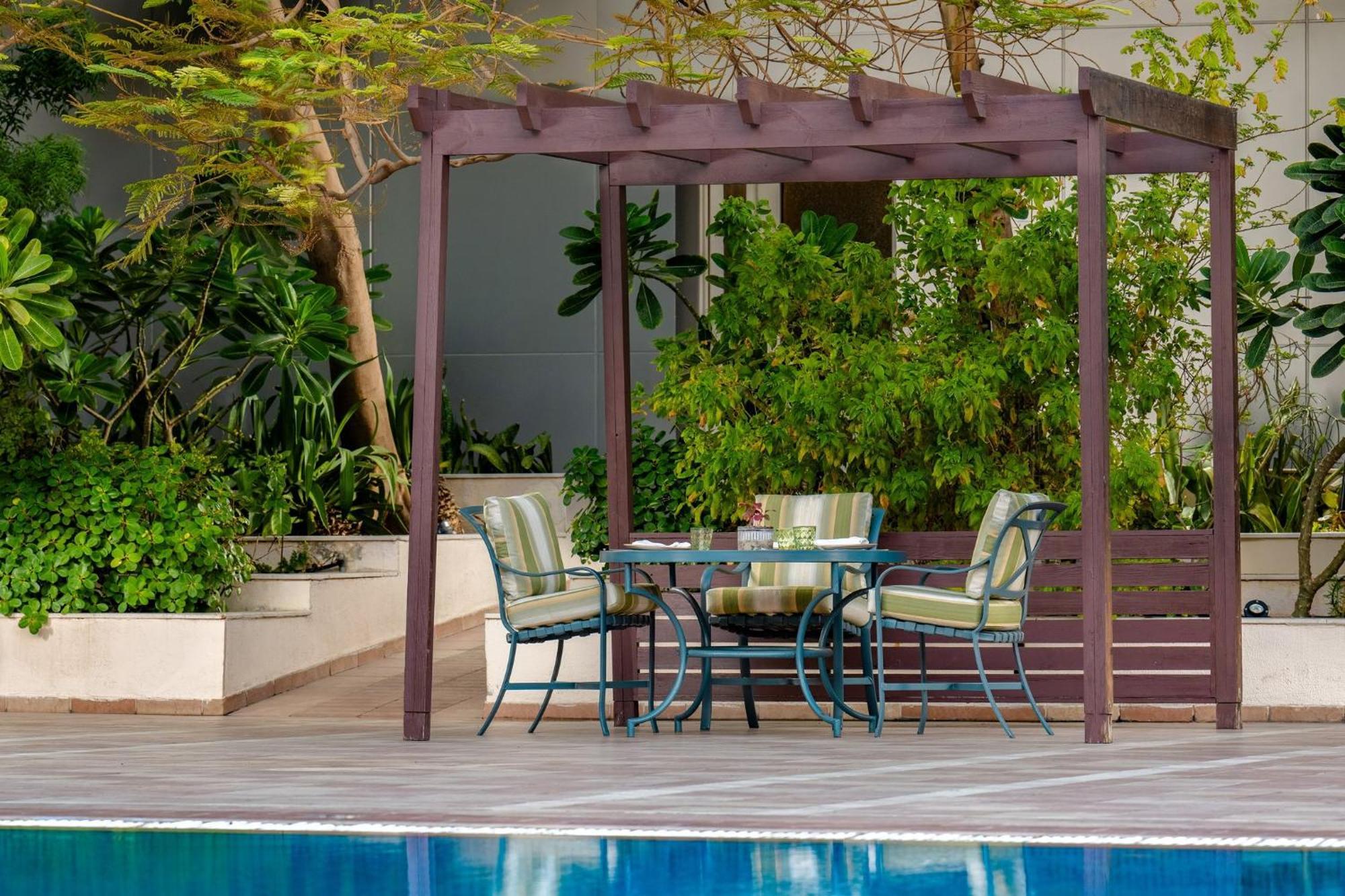 Carlton Al Moaibed Hotel Даммам Екстер'єр фото Pergola