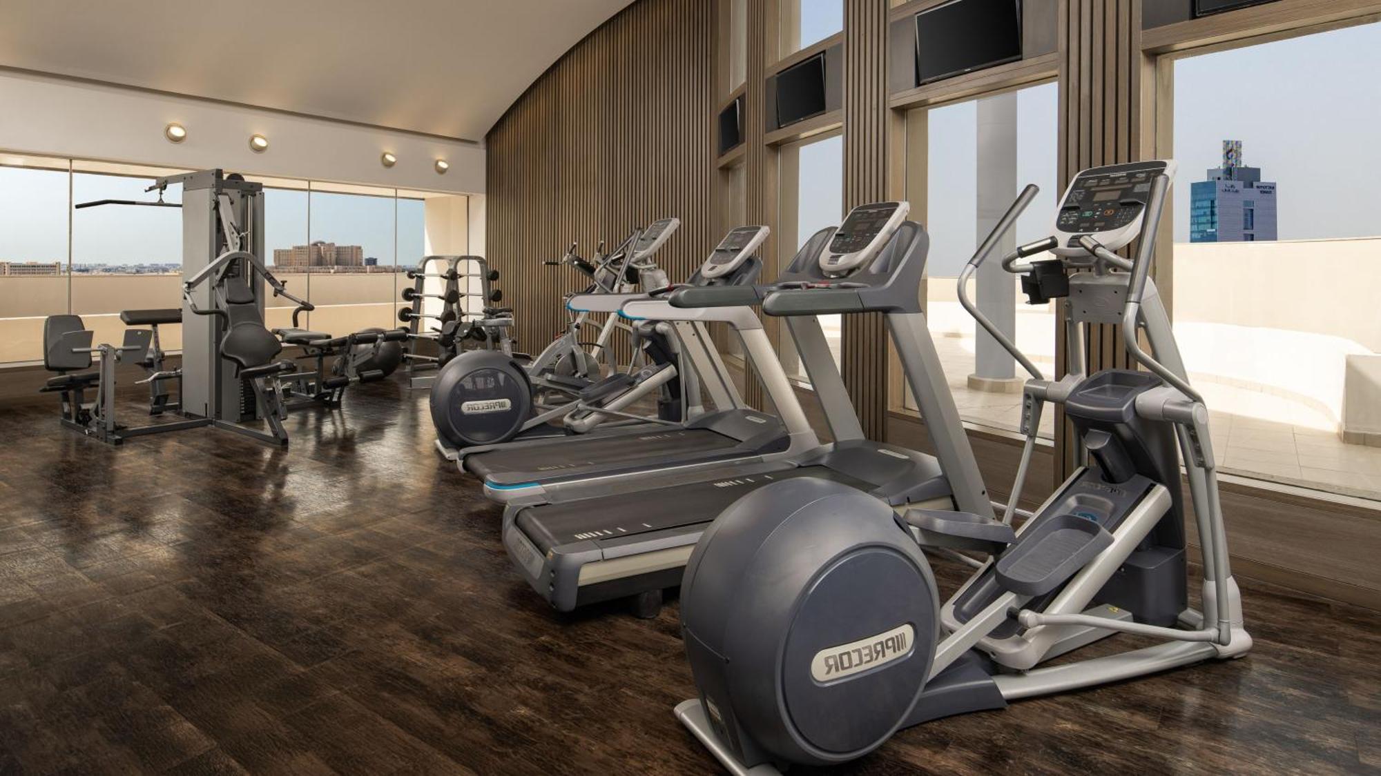 Carlton Al Moaibed Hotel Даммам Екстер'єр фото A gym at the hotel