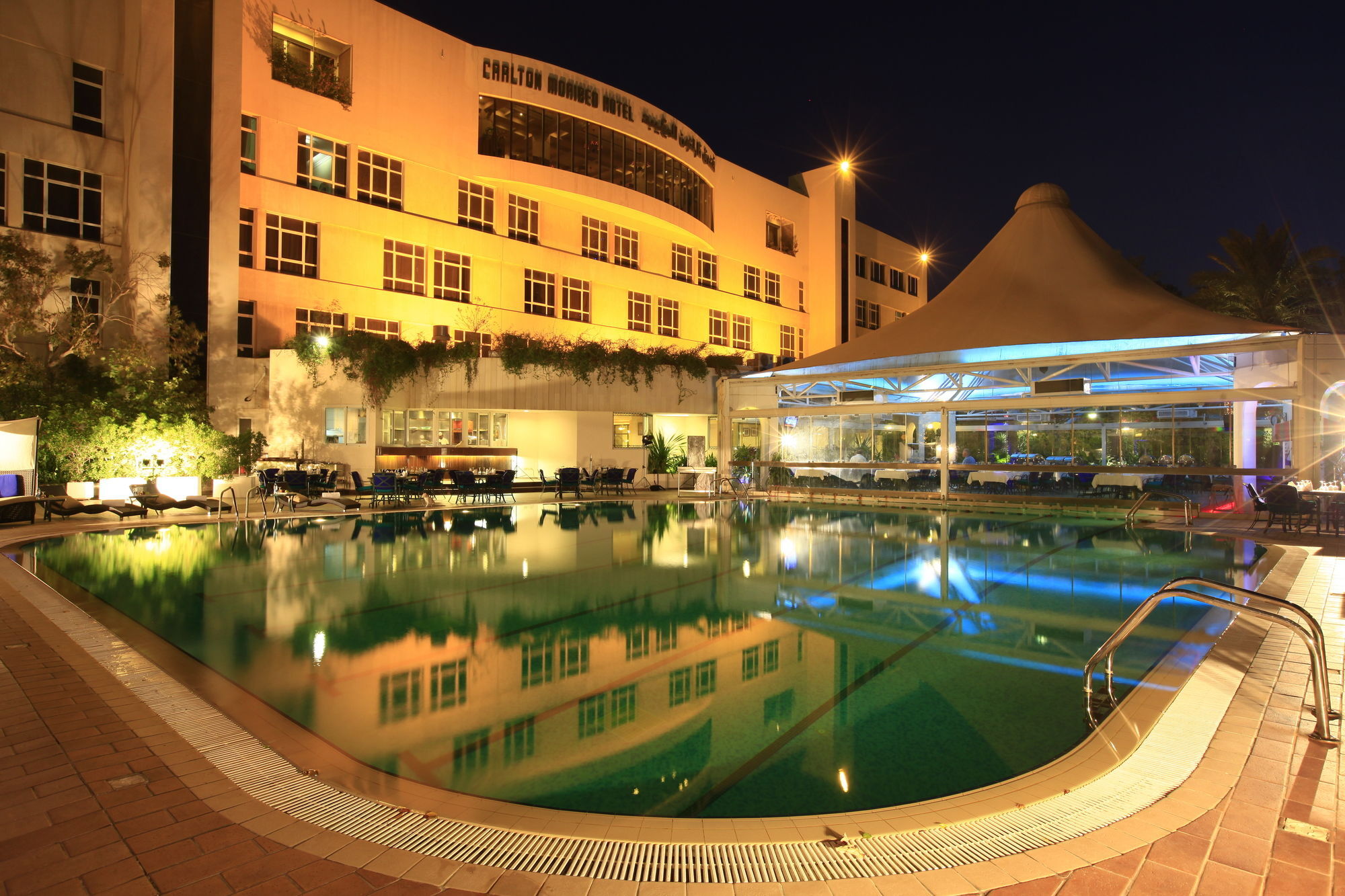 Carlton Al Moaibed Hotel Даммам Екстер'єр фото The swimming pool at the hotel